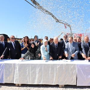 Bakanımız Göktaş, Çocuk Evleri Sitesi'nin temel atma töreni ile 6. Uluslararası Gastro Afyon Turizm ve Lezzet Festivaline katıldı - fotoğraf 1