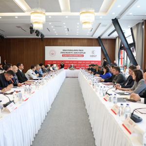 Bakan Göktaş Roman Vatandaşlara Yönelik Strateji Belgesi ve 1. Aşama Eylem Planı İzleme ve Değerlendirme Kurulu Toplantısı’na Katıldı - fotoğraf 6