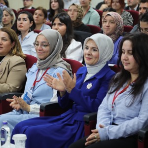 Aile ve Sosyal Hizmetler Bakanımız Göktaş, Kadınlara Yönelik Yapay Zeka ve Veri Bilimi Geliştirme Programı'nda konuştu - fotoğraf 4