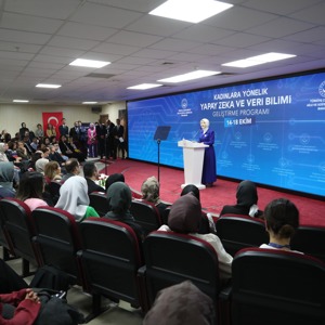 Aile ve Sosyal Hizmetler Bakanımız Göktaş, Kadınlara Yönelik Yapay Zeka ve Veri Bilimi Geliştirme Programı'nda konuştu - fotoğraf 2