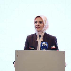 Aile ve Sosyal Hizmetler Bakanımız Göktaş, Ailenin Güçlendirilmesi ve Dinamik Nüfus Yapısı Sempozyumu'nda konuştu - fotoğraf 1