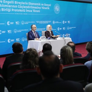 Kadın ve engellilerin sosyal hayata katılımlarının güçlendirilmesine yönelik iş birliği protokolü imzalandı - fotoğraf 3