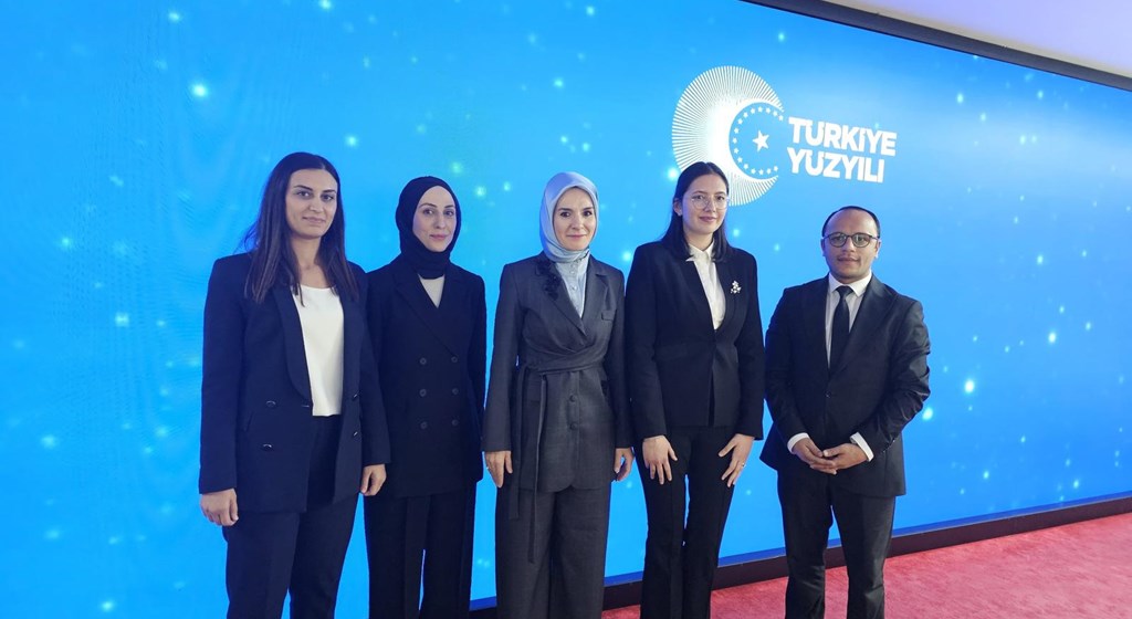 BAKANIMIZ NARİN KIZIMIZIN DAVASINDA ADALETİN SAĞLANMASI İÇİN GÖREV ALAN AVUKATLARIMIZI BAŞARI BELGELERİYLE ONURLANDIRDI.