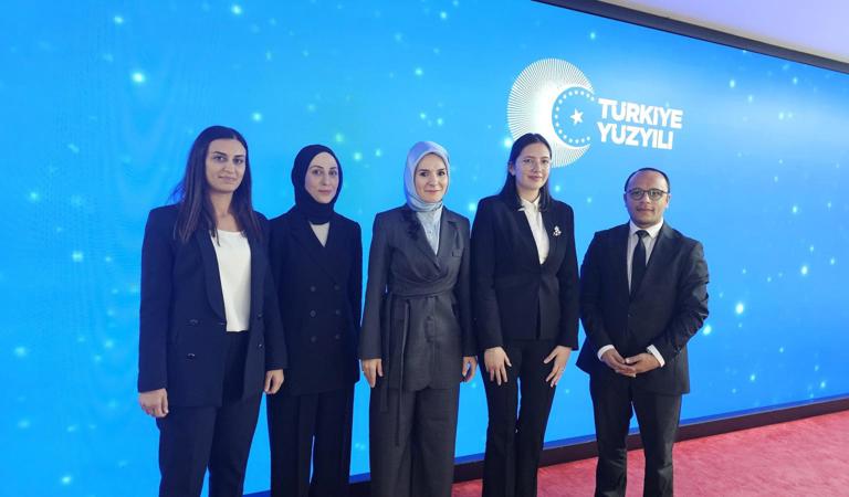 BAKANIMIZ NARİN KIZIMIZIN DAVASINDA ADALETİN SAĞLANMASI İÇİN GÖREV ALAN AVUKATLARIMIZI BAŞARI BELGELERİYLE ONURLANDIRDI.