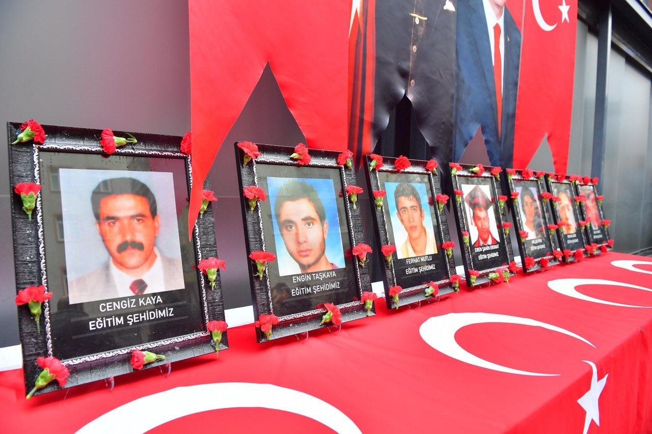 Diyarbakır'da şehitlerimiz törenle anıldı.