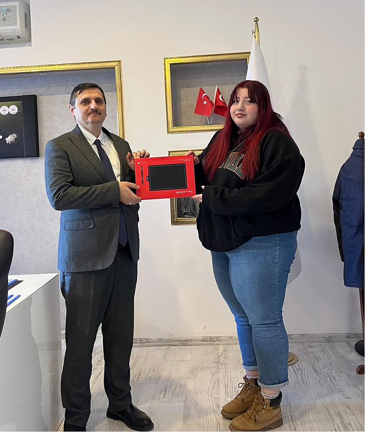 Dilan Nezahat ÇAM Aile Temalı Logo Yarışmasında Üçüncülük Ödülü Kazandı.