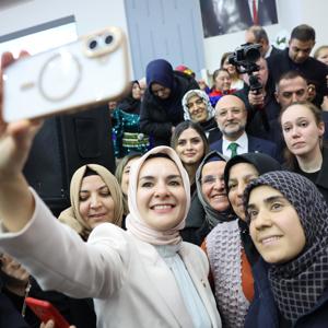 Aile ve Sosyal Hizmetler Bakanımız Göktaş, Afyonkarahisar Kadın Kolları 7. Olağan İl Kongresi'nde konuştu: - fotoğraf 5