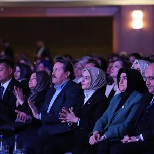 Bakanımız Göktaş, Eğitim-Bir-Sen Kadınlar Komisyonu 8. Türkiye Buluşması'na katıldı - fotoğraf 2