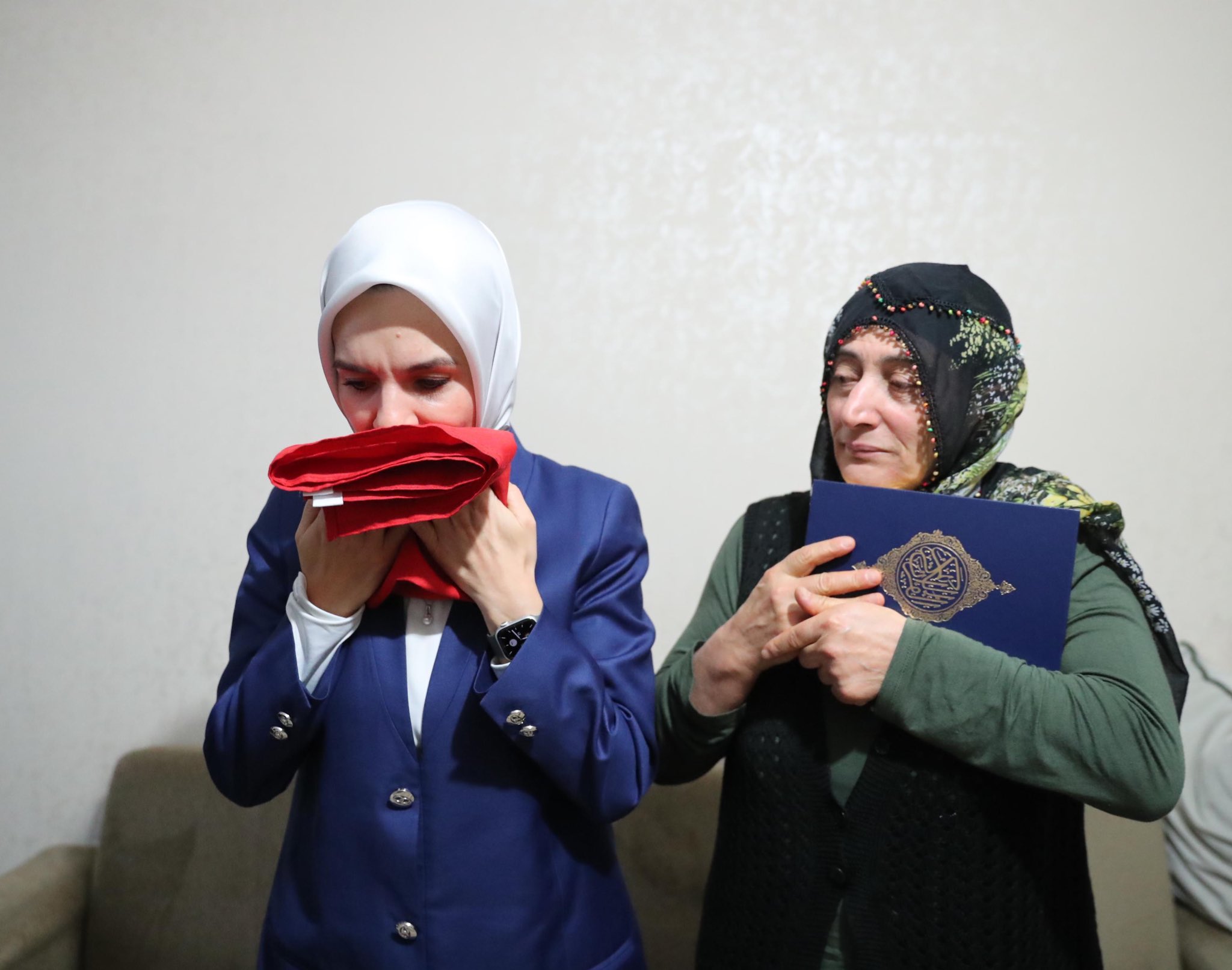 Bakanımız Sayın Mahinur Özdemir Göktaş'tan Kahraman Şehidimizin Ailesine Anlamlı Ziyaret.
