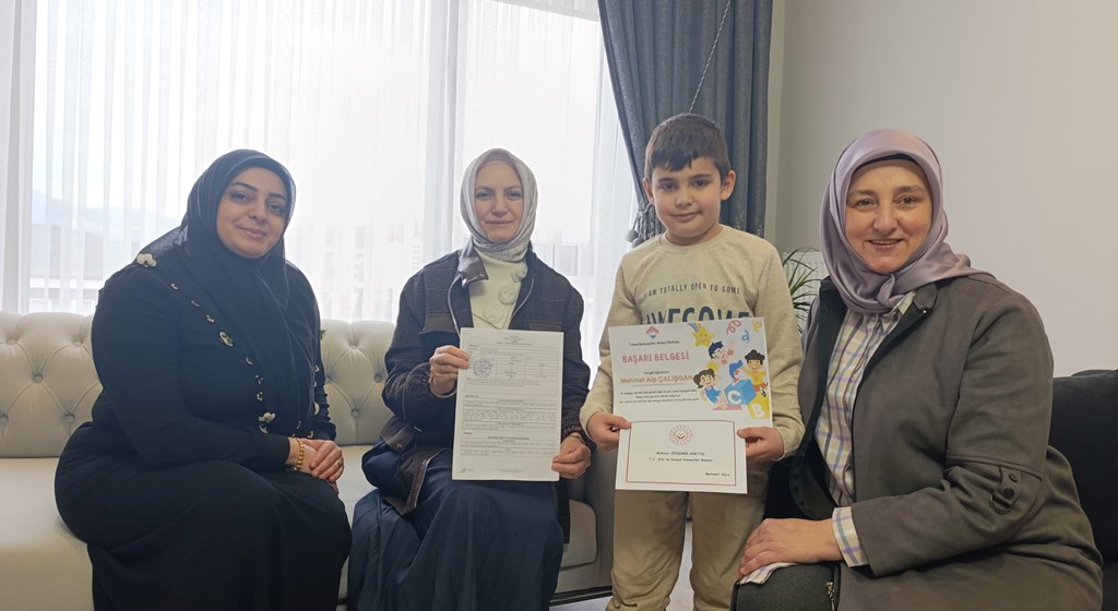 İlk Karne Heyecanı: Şehidimizin Emanetine Duygusal Ziyaret