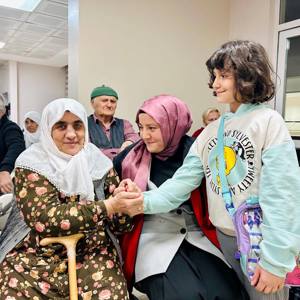 Yapbozun Parçaları Tamamlandı: Kuşaklar Arası Sevgi Dolu Buluşma - fotoğraf 4