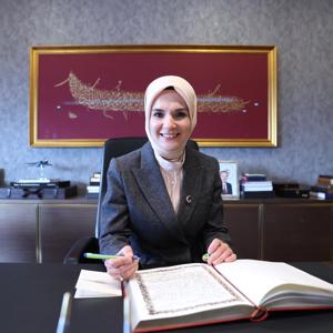 Bakanımız Göktaş "Zamanın İzlerinde Sanata Yolculuk" sergisinin açılışına katıldı - fotoğraf 5