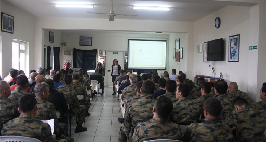 İzmir'de Radar Mevzi Komutanlığı'nda Evlilik Öncesi Eğitim Programı semineri verildi.