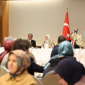 Bakanımız Göktaş: "Türkiye olarak iş hayatında güçlendiren politikalarla kadınları desteklemeye gayret ediyoruz" - fotoğraf 1
