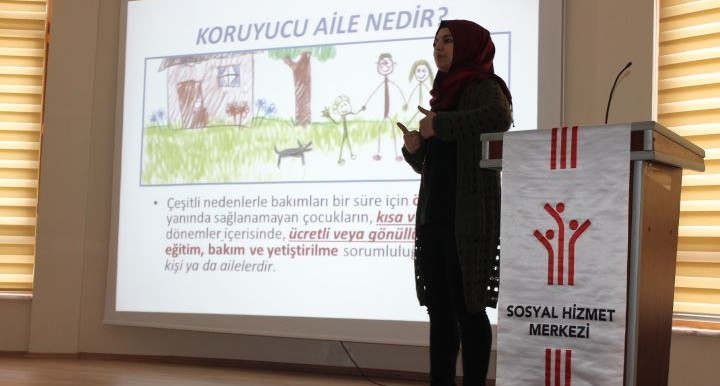 Erzincan'da 305 kişiye "Aile İçi İletişim" seminerleri verildi.