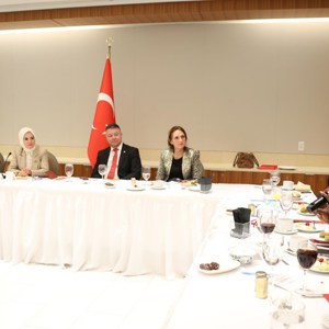 Bakanımız Göktaş: "Türkiye olarak iş hayatında güçlendiren politikalarla kadınları desteklemeye gayret ediyoruz" - fotoğraf 5