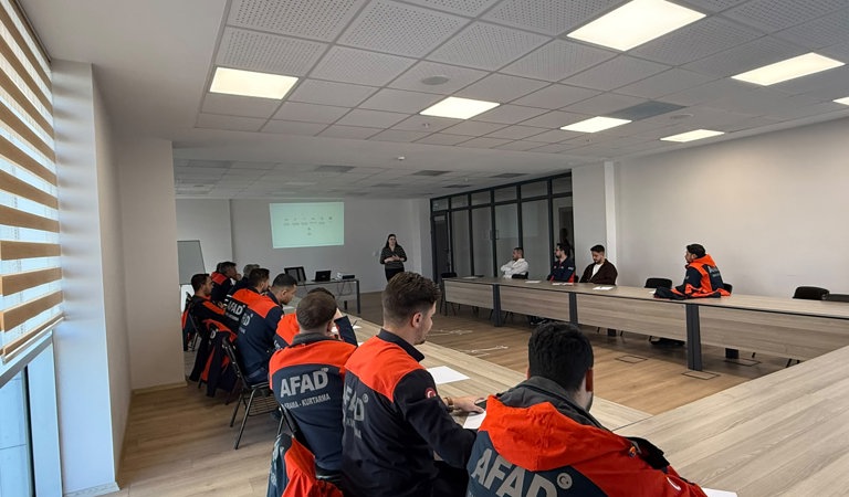  Erzincan AFAD Arama ve Kurtarma Teknisyenlerine yönelik “Psikolojik Sağlamlık, Öfke ve Stres Yönetimi, İkincil Travma ve Tükenmişlik” konularında eğitim gerçekleştirilmiştir.