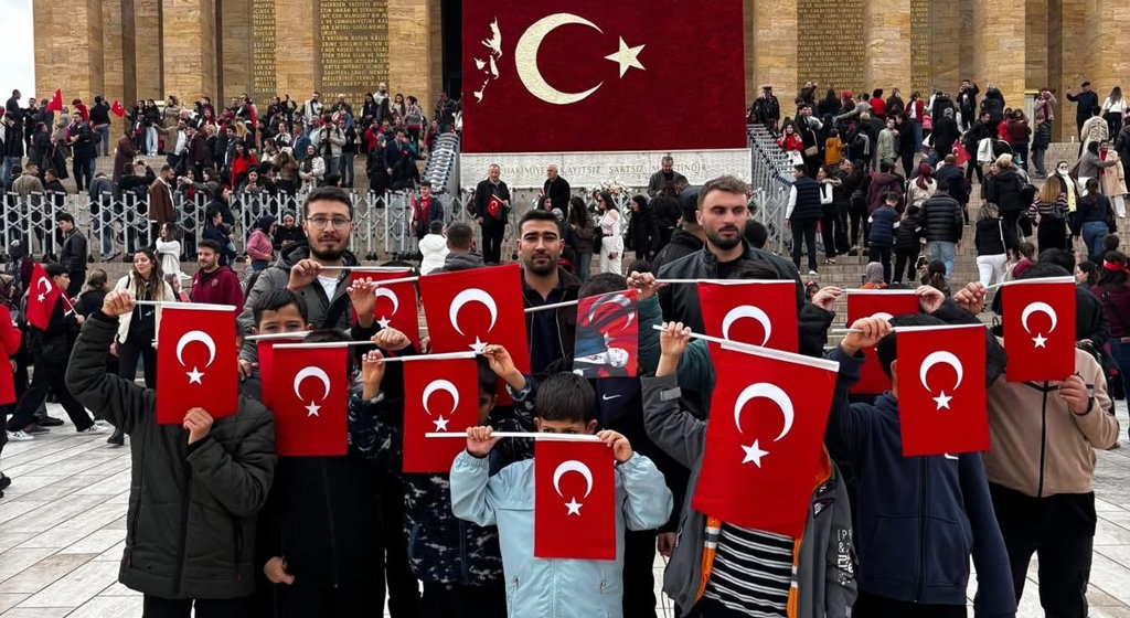 Çocuklarımız Ata’mızın Huzurunda!