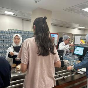 Aile ve Sosyal Hizmetler Bakanımız Göktaş, KYK yurdundaki kız öğrencilerle sahur yaptı - fotoğraf 4