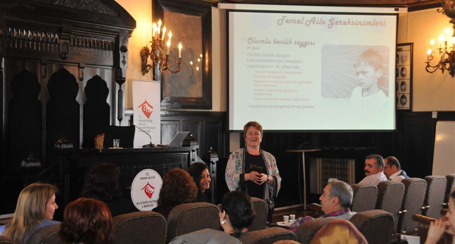 “Aile Danışmanlığında Temel Danışmanlık Yeterlilikleri” semineri gerçekleştirildi.
