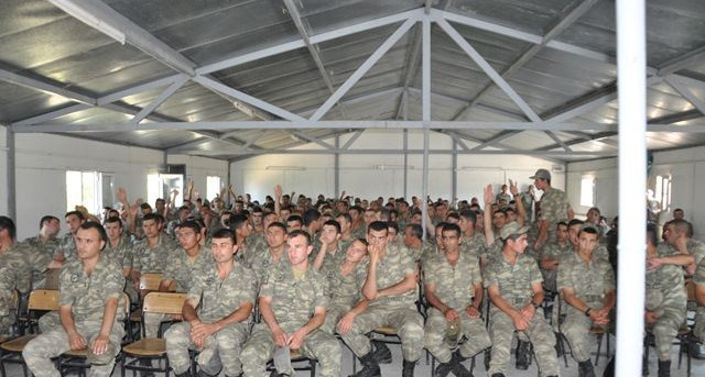 Tekirdağ 8. Mekanize Piyade Tugay Komutanlığı'nda vatani görevini yapan er ve erbaşlara eğitim verildi.