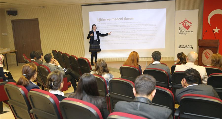 Evlilik & Toplumsal Cinsiyet ve Aile konulu konferans gerçekleştirildi.