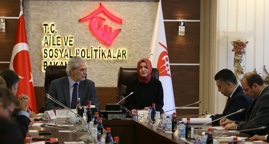 ''AB, 6 milyar avro taahhütünü Suriyeli mültecilerin temel ihtiyaçlarının karşılanması için bir an önce gerçekleştirmeli''