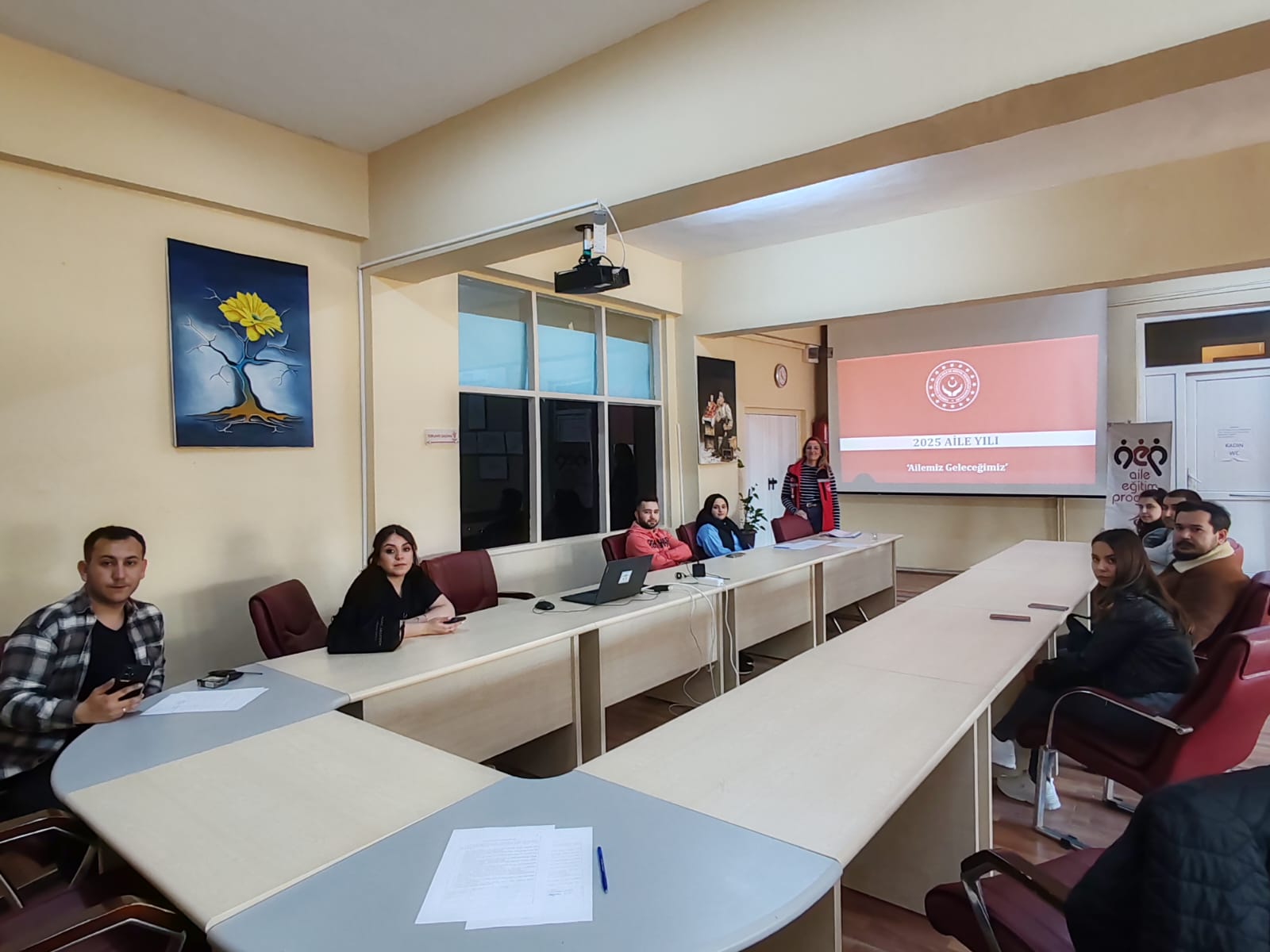 Aile Yılında Evlenecek Gençlerin Desteklenmesi Projesi kapsamında ”Evlilik Öncesi Eğitim” düzenlendi.