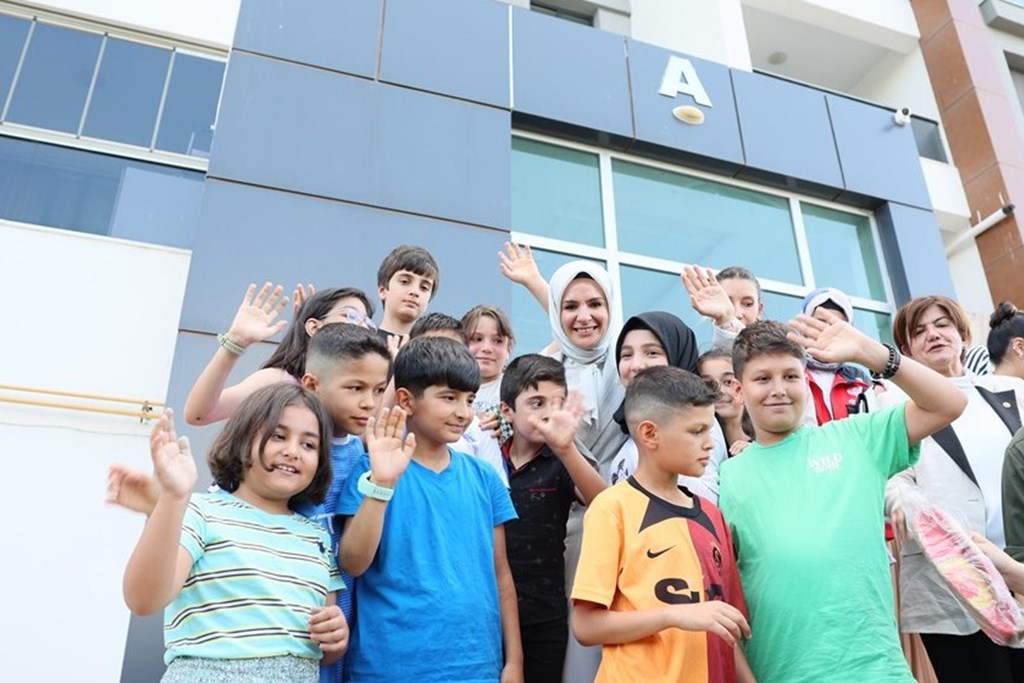 Bakanımız Göktaş: “Mart ayına ilişkin 1 milyar 224 milyon lira tutarındaki Sosyal ve Ekonomik Destek (SED) ödemesini hesaplara yatırdık”