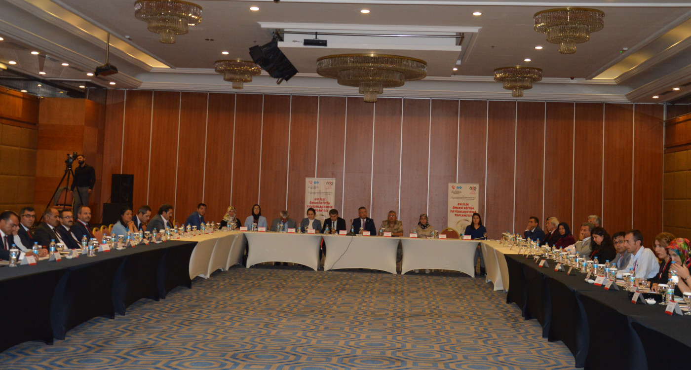 “Evlilik Öncesi Eğitim 2017-2018 Yaygınlaştırma Projesi” kapsamında yapılan programların on dördüncüsü Van’da gerçekleştirildi