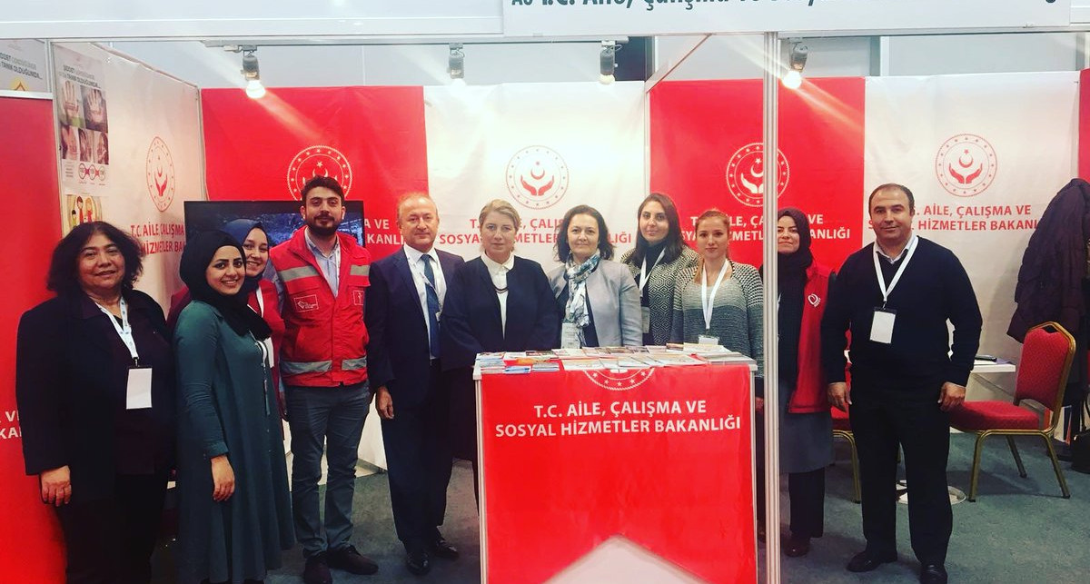 İslam Dünyası STK’ları Birliği (İDSB) 3. Uluslararası STK Fuarı İstanbul’da ziyarete açıldı