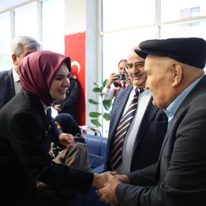 Aile ve Sosyal Hizmetler Bakanımız Göktaş, Kastamonu'da koruyucu ailelerle iftarda buluştu - fotoğraf 6