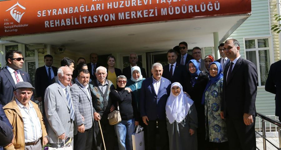 ''Geçmişini bilmeyen, geleceğini inşa edemez. Türkiye’nin geleceği sizlerin tecrübesiyle şekillenecek’’
