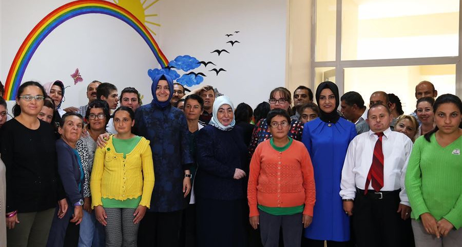 Semiha Yıldırım Hanımefendi, Saray Engelsiz Yaşam Merkezi’nde kalan vatandaşlarımızla bir araya geldi