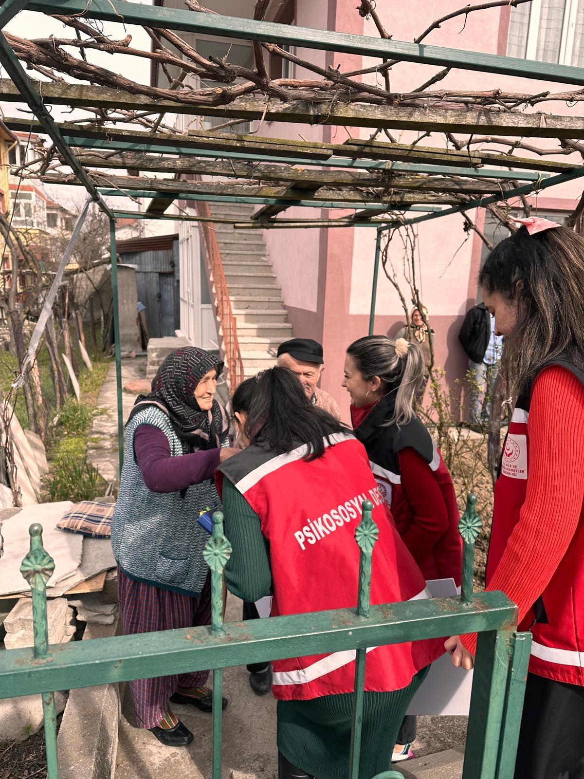 Aile ve Sosyal Hizmetler Bakanlığı Ramazan ayında başlayan ziyaretlerini bayramda da sürdürdü