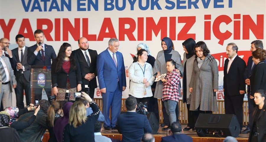 "Her bir vatandaşımızın sıkıntısına çare olmak için sosyal devlet anlayışı içinde çalışmaya devam edeceğiz"