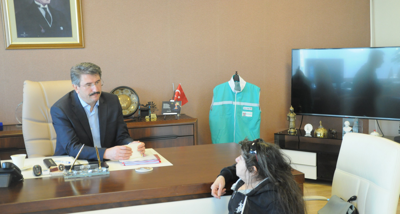 “Osteogenezis İmperfekta” Hastası Nilgün Karaaağaçlıoğlu Engelli Ve Yaşlı Hizmetleri Genel Müdürü Uzm. Dr.  Orhan KOÇ’tan Malulen Emeklilik Konusunda Yardım İstedi