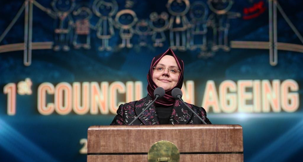 Bakan SELÇUK I.Yaşlılık Şura'sında “Dünya Nüfusunun Yüzde 9’unun 65 Yaş Üstü Nüfusu Oluşturduğunu” Söyledi