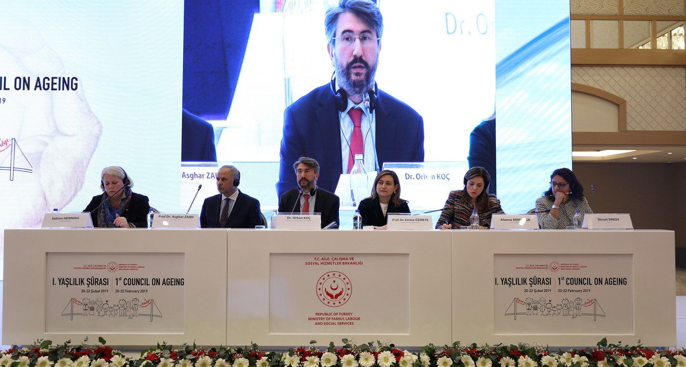 1. Yaşlılık Şurası’nın İkinci Gününde İlk Oturumda Aktif ve Sağlıklı Yaşam Politikaları Ele Alındı