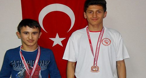 Ordulu güreşçiler grubu geçti