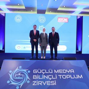 Bakanımız Mahinur Özdemir Göktaş, "Güçlü Medya, Bilinçli Toplum Zirvesi"nde konuştu - fotoğraf 4