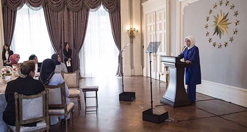 Emine Erdoğan, ‘Gönül Elçileri’ Projesi Kapsamında Cumhurbaşkanlığı Külliyesi’nde Vali Eşlerine Yemek Verdi