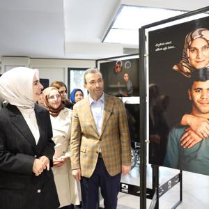 Bakanımız Göktaş, Pendik'te El Emeği Çarşısı ve "Kalpten Kadraja" fotoğraf sergisi açılışına katıldı - fotoğraf 7