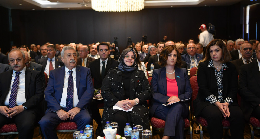 Bakanımız Selçuk, TESK ve UNICEF işbirliğinde hayata geçirilen "Çocuk Hakları ve İş İlkeleri Programı"nın tanıtım toplantısına katıldı.