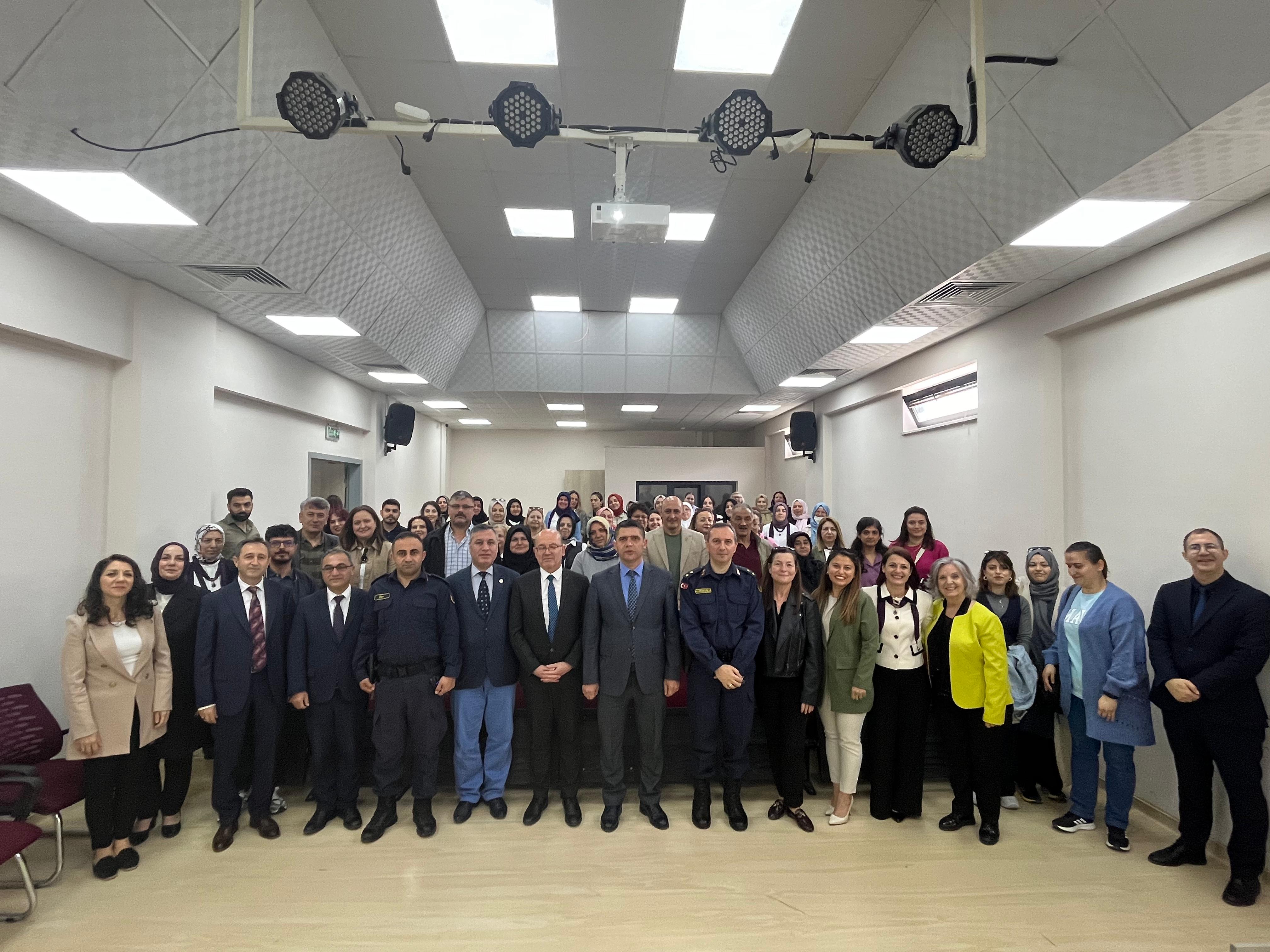 "Aile, Kadın ve Emek" temalı program ve ardından sergi açılışımız.