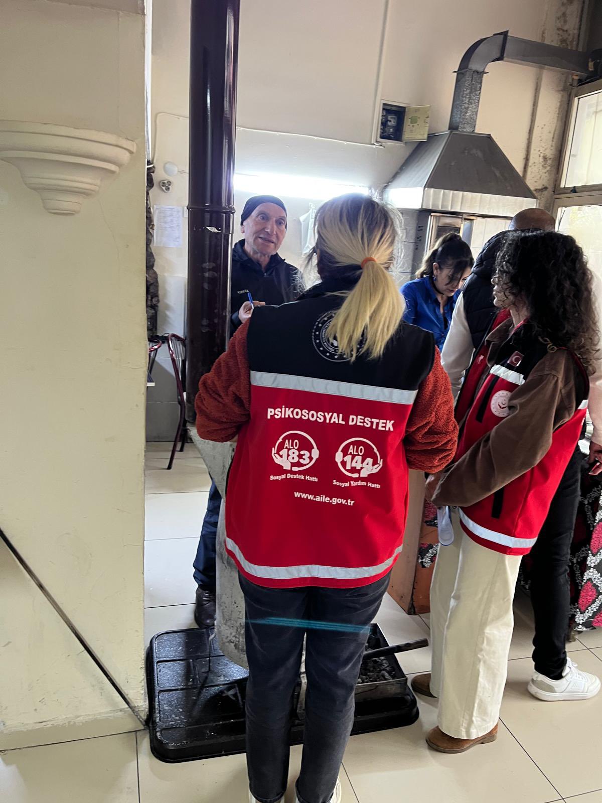 Pertek Sosyal Hizmet Merkezi Müdürlüğü personeli, vatandaşlarımızın ihtiyaçlarını yerinde tespit etmek ve destek sağlamak amacıyla hane ziyaretlerini gerçekleştirdi. 