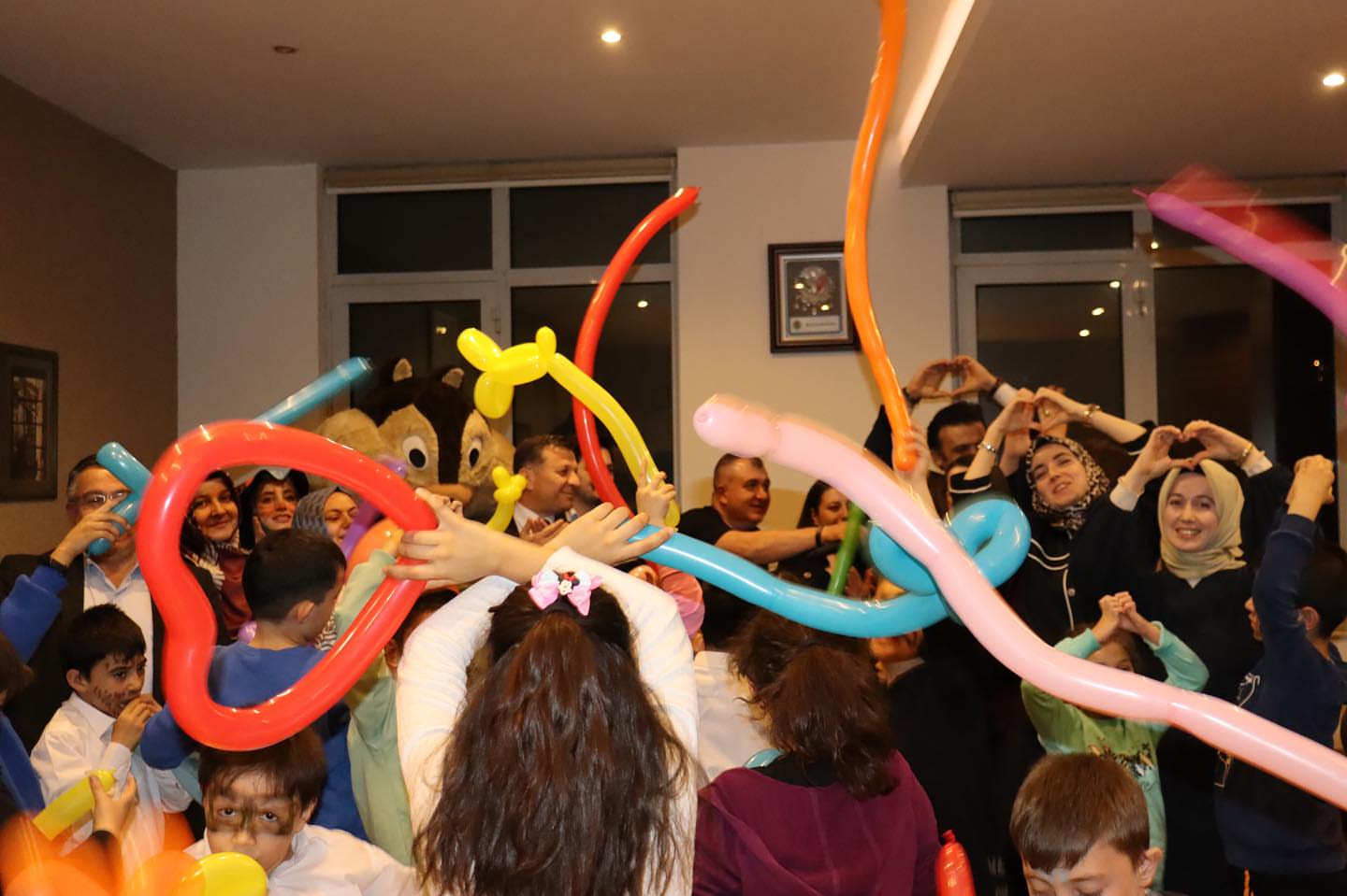 Karabük Cumhuriyet Başsavcılığından Güleç Çocuk Evleri Sitesi Müdürlüğümüzde Kalan Çocuklarımıza Anlamlı Gece