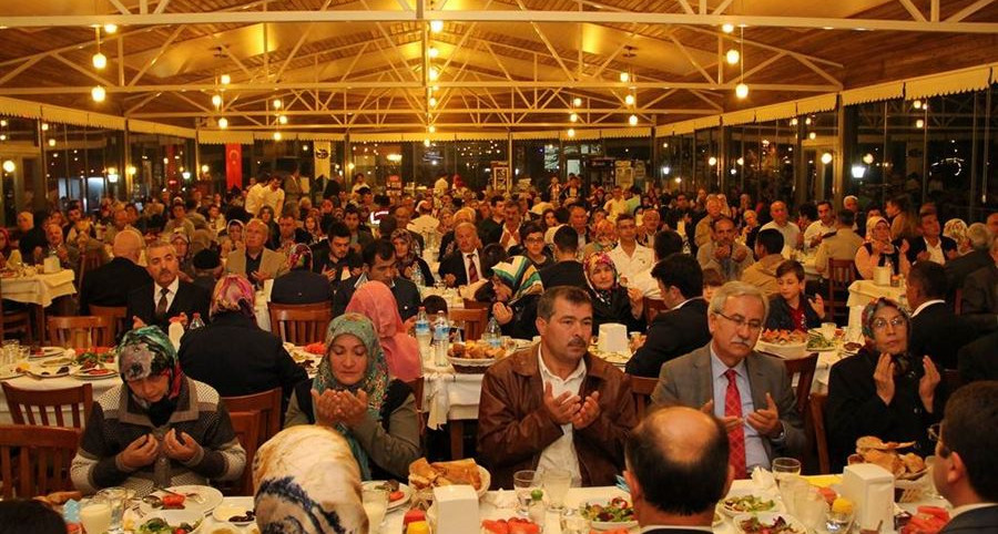 Bartın Aile ve Sosyal Politikalar İl Müdürlüğü Şehit Yakınları Ve Gazilerimizin Onuruna İftar Yemeği Verdi.