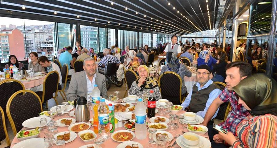 Samsun Aile Ve Sosyal Politikalar İl Müdürlüğü Tarafından Şehit Yakınları ve Gaziler Onuruna İftar Yemeği Düzenlendi.