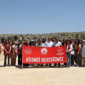  Kızılin Vadisi'nde “Ailemiz Geleceğimiz” Pankartımızı Açtık - fotoğraf 4